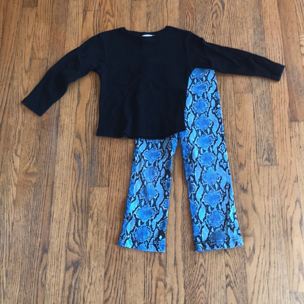 Girls 2 piece set from Nordstrom. Size 4/5
